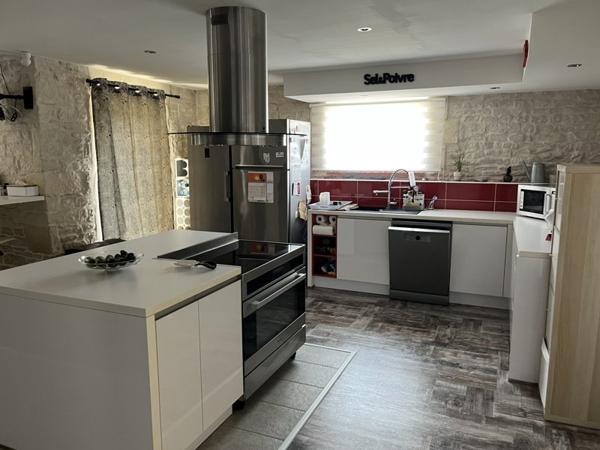 Maison à vendre |  Mauzé-sur-le-Mignon |  6 pièces | 220 m²