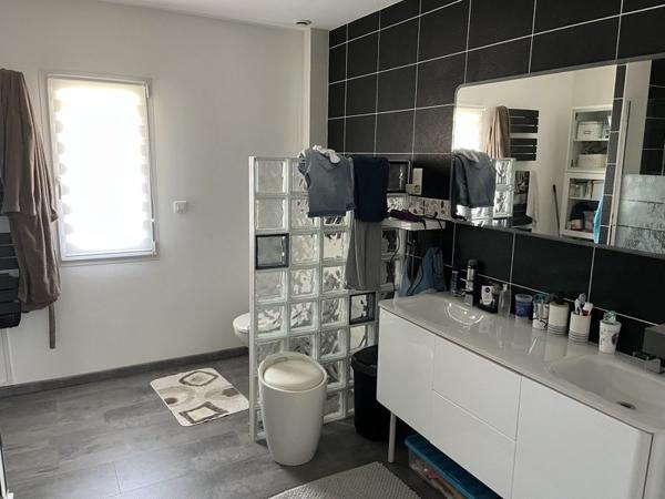 Maison à vendre |  Mauzé-sur-le-Mignon |  6 pièces | 220 m²