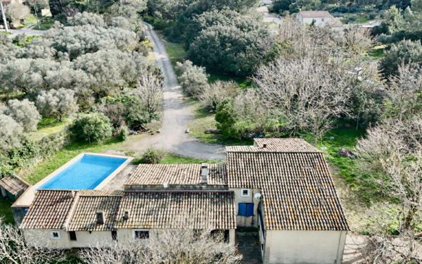 Maison à vendre    6 pièces •  Saint-Chamas