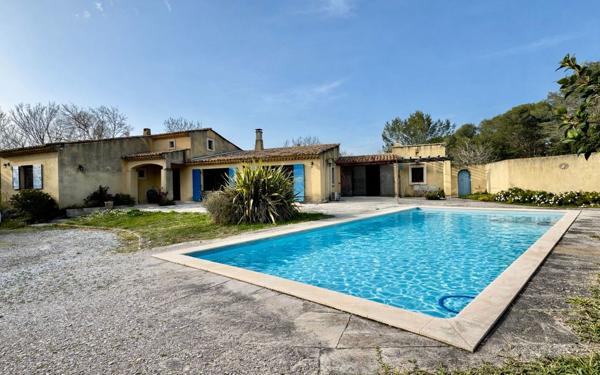 Maison à vendre    6 pièces •  Saint-Chamas