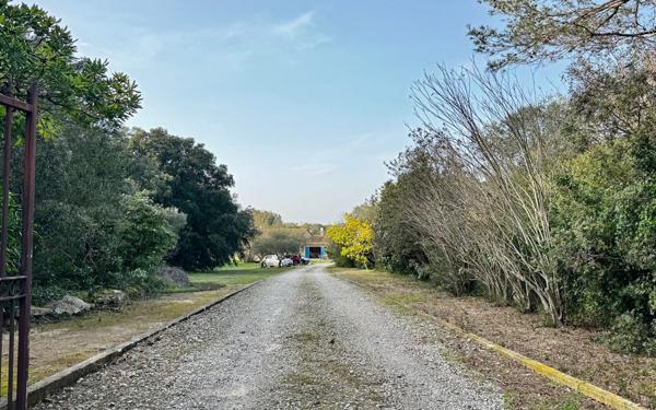 Maison à vendre    6 pièces •  Saint-Chamas