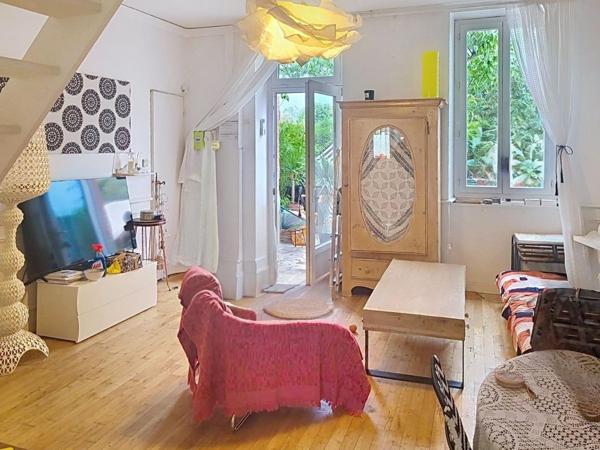 Charmant bout de longère toulousaine avec jardin intimiste, 1 place de parking