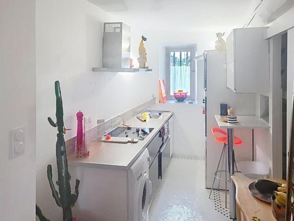 Charmant bout de longère toulousaine avec jardin intimiste, 1 place de parking