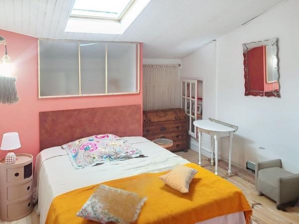 Charmant bout de longère toulousaine avec jardin intimiste, 1 place de parking