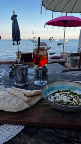 Golf de Saint Tropez-restaurant de plage en pleine propriété