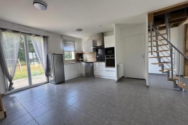 Vente - Maison 4 pièces 95 m 2 LA SUZE SUR SARTHE (72210)