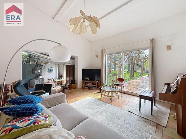 Maison à Puyricard de 193m²  6 pièces avec piscine.