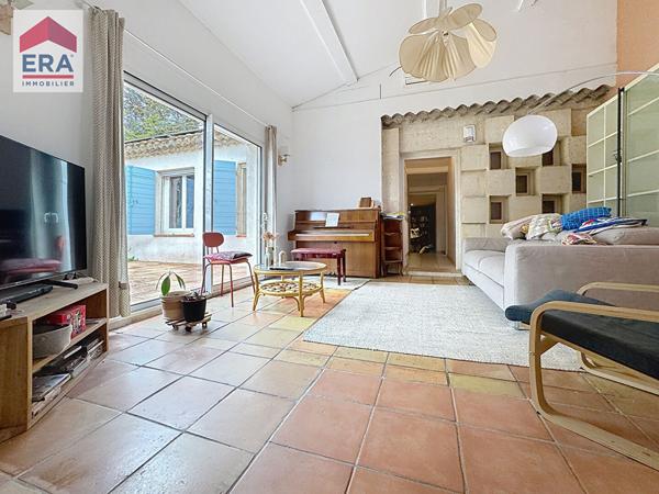 Maison à Puyricard de 193m²  6 pièces avec piscine.