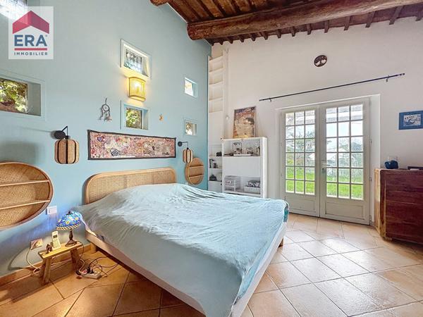 Maison à Puyricard de 193m²  6 pièces avec piscine.