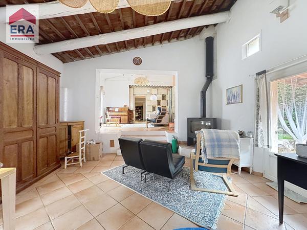 Maison à Puyricard de 193m²  6 pièces avec piscine.