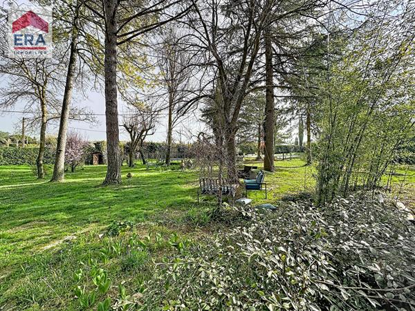 Maison à Puyricard de 193m²  6 pièces avec piscine.
