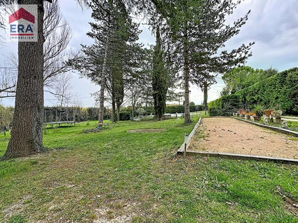 Maison à Puyricard de 193m²  6 pièces avec piscine.