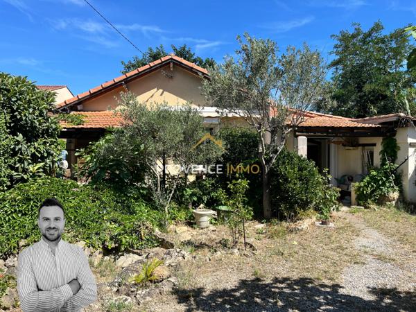 Salon-de-Provence (13300) Maison de plain-pied à rénover - Terrain de 387m²