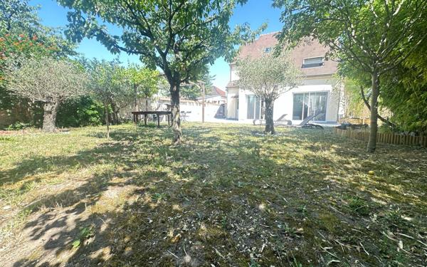 Maison à vendre    6 pièces • 200 m2 Saint-Maur-des-Fossés