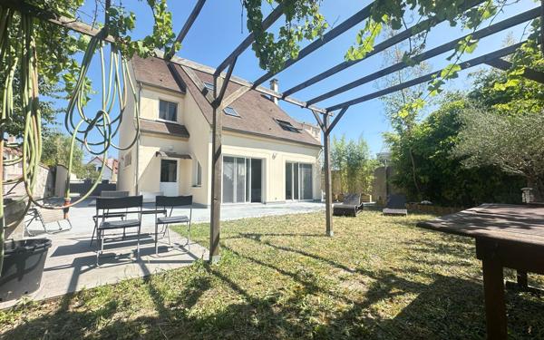 Maison à vendre    6 pièces • 200 m2 Saint-Maur-des-Fossés