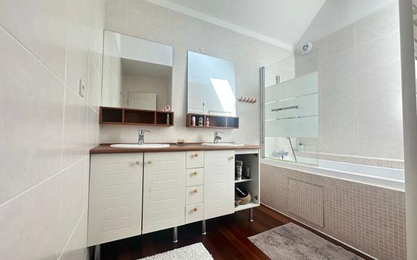 Maison à vendre    6 pièces • 200 m2 Saint-Maur-des-Fossés