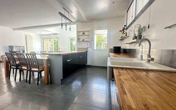 Maison à vendre    6 pièces • 200 m2 Saint-Maur-des-Fossés