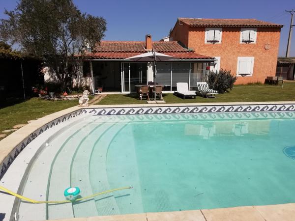 Maison familiale avec piscine à Puyricard