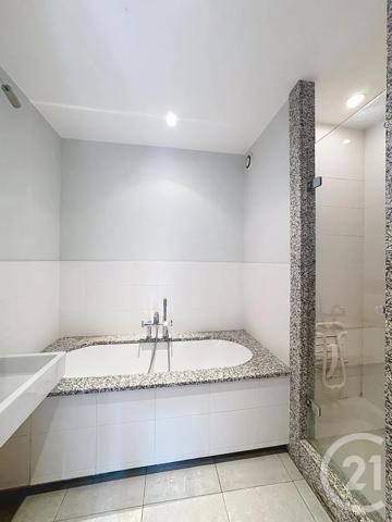 Appartement F3 à vendre  3 pièces - 69 m 2   CANNES  - 06