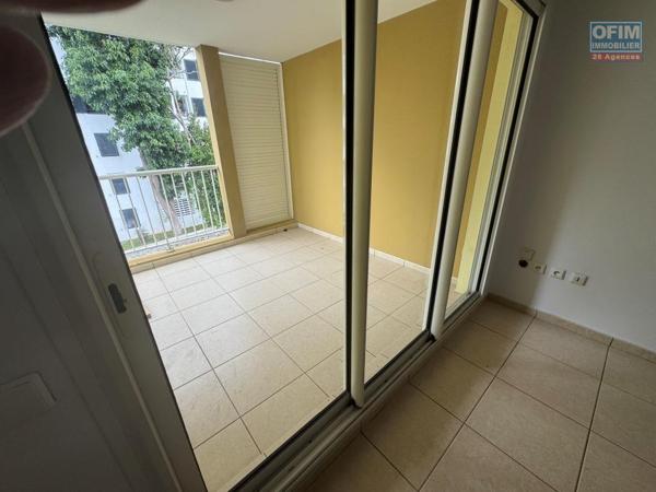 A vendre joli appartement duplex rénové de type F 2/3 proche du centre ville du Tampon