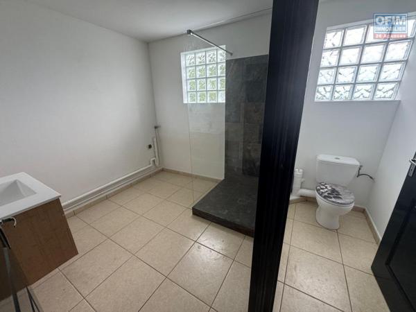 A vendre joli appartement duplex rénové de type F 2/3 proche du centre ville du Tampon