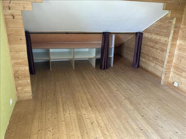 Maison à louer 820 € CC VARETZ 4 p 78 m² DPE D