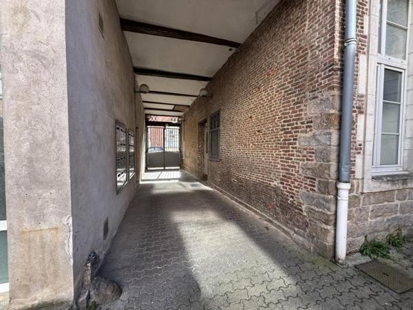 Location Parking/box 100 € à Lille