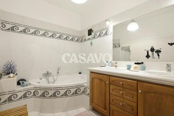 Vente Appartement 5 pièces de 111m² - 13100 Aix-en-Provence