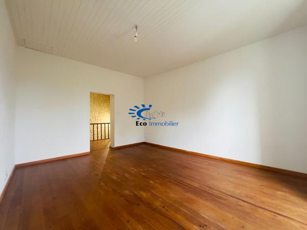 THAIRE MAISON 4 CHAMBRES AVEC JARDIN  Thaire