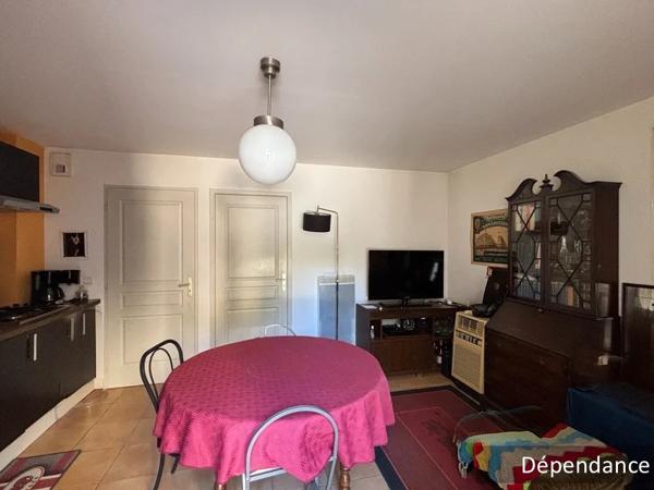 Maison
         4 pièces
        - 120 m² Exclusivité 299 000 € *