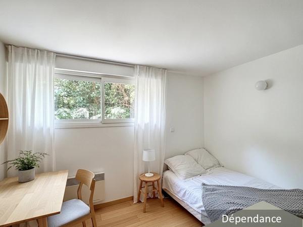 Maison
         4 pièces
        - 120 m² Exclusivité 299 000 € *