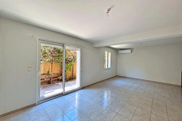 Maison
         4 pièces
        - 120 m² Exclusivité 299 000 € *