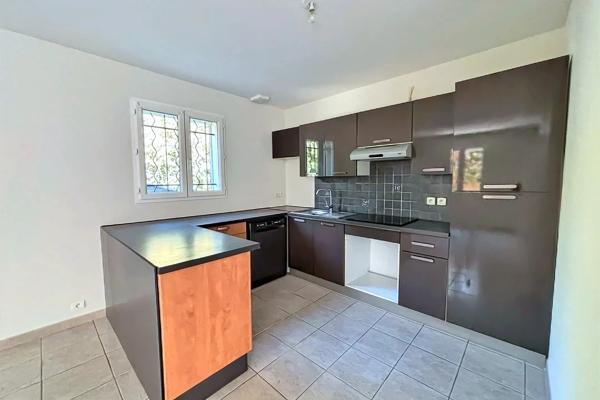 Maison
         4 pièces
        - 120 m² Exclusivité 299 000 € *