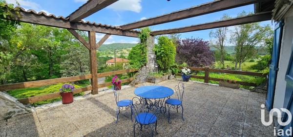 Maison traditionnelle 8 pièces de 216 m² à Villefranche-de-Rouergue (12200)