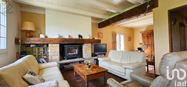 Maison traditionnelle 8 pièces de 216 m² à Villefranche-de-Rouergue (12200)