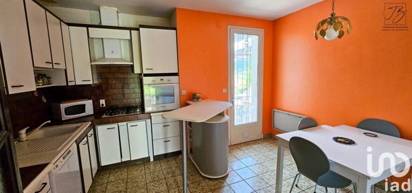 Maison traditionnelle 8 pièces de 216 m² à Villefranche-de-Rouergue (12200)