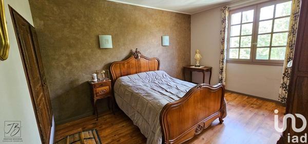 Maison traditionnelle 8 pièces de 216 m² à Villefranche-de-Rouergue (12200)