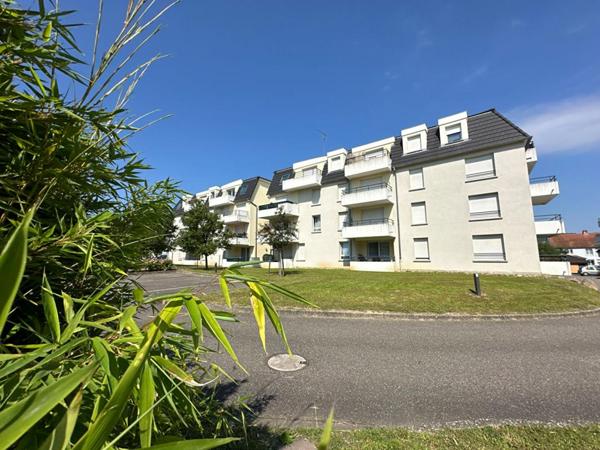 Appartement Saverne 3 pièce(s) 54 m2 Parking Piscine résidence sécurisée