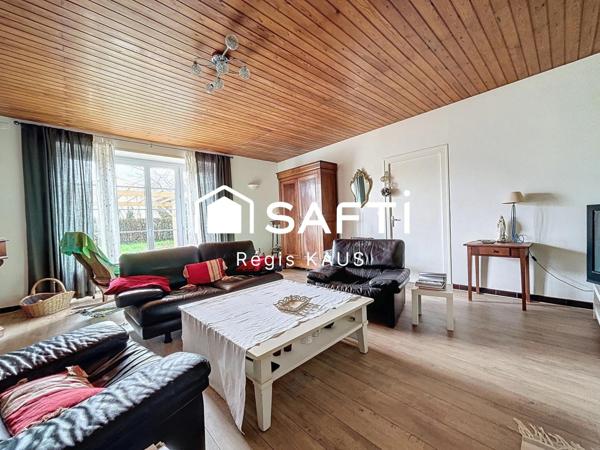 Maison en pierre 3-4 chambres avec piscine, dépendances et jardin paysagé