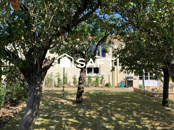 Maison en pierre 3-4 chambres avec piscine, dépendances et jardin paysagé