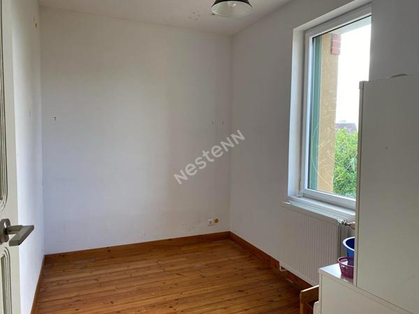 Maison dans Bressuire de 154 m2 avec commodités de plain pied et terrain de 1600m² avec piscine