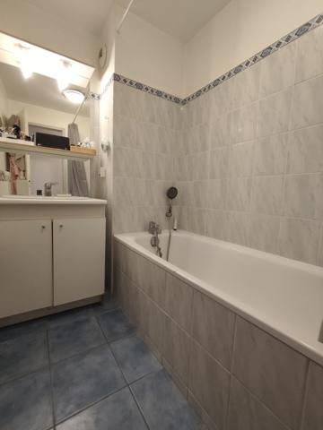 T2 lumineux 47 m² en pierre – Bordeaux Centre / Gambetta – Exposé Sud – DPE C