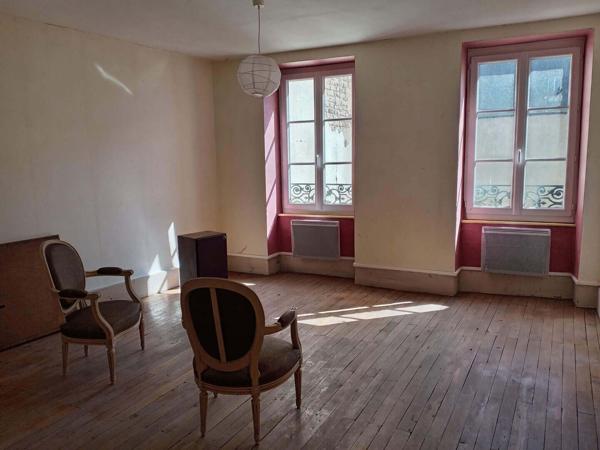 Magnifique maison de caractère dans village médiéval