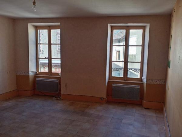 Magnifique maison de caractère dans village médiéval