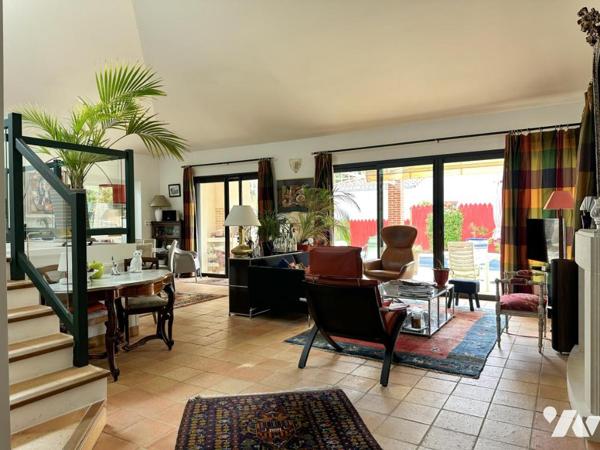 PORNIC - VILLA D'ARCHITECTE AVEC PISCINE ET GARAGE DOUBLE