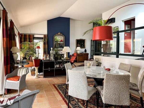 PORNIC - VILLA D'ARCHITECTE AVEC PISCINE ET GARAGE DOUBLE