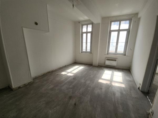 Immeuble à vendre au centre-ville de Saint Quentin - Réf 6076