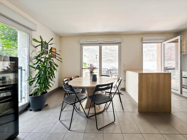 Lyon (69009) À vendre – Beau T3 avec vaste extérieur en plein cœur de Valmy (Lyon 9e)