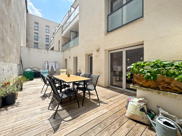 Lyon (69009) À vendre – Beau T3 avec vaste extérieur en plein cœur de Valmy (Lyon 9e)
