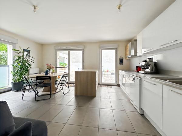 Lyon (69009) À vendre – Beau T3 avec vaste extérieur en plein cœur de Valmy (Lyon 9e)